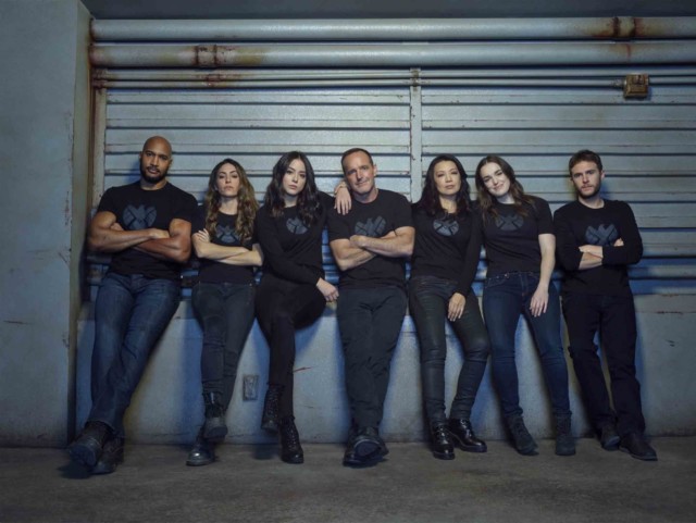 Clark Gregg and the rest of the Agents of SHIELD team