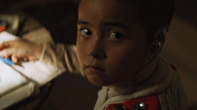Madeline Voyles as Alphie in the Creator (20th Century Studios)