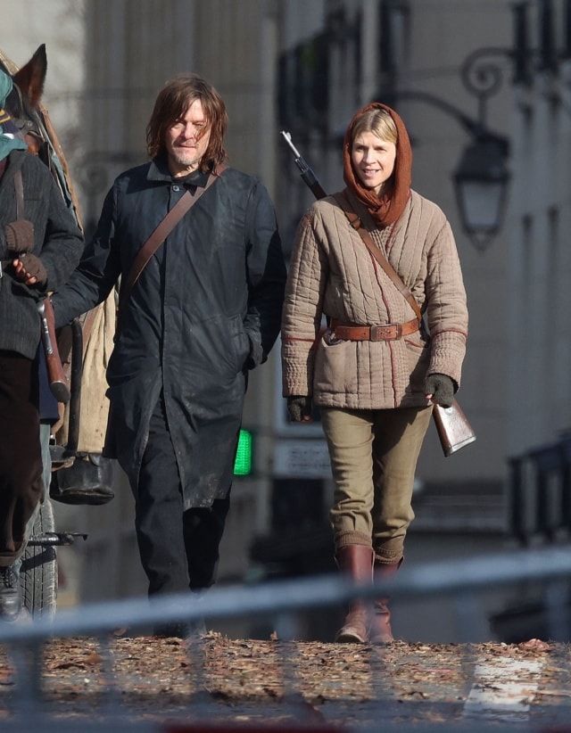 norman-reedus-clemence-poesy-the-walking-dead-set-paris