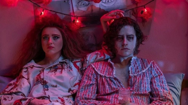 Lisa Frankenstein Kathryn Newton and Cole Sprouse 
