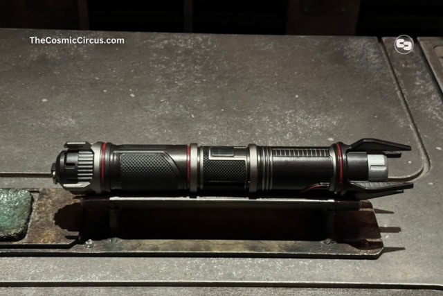 Savi's Workshop lightsaber