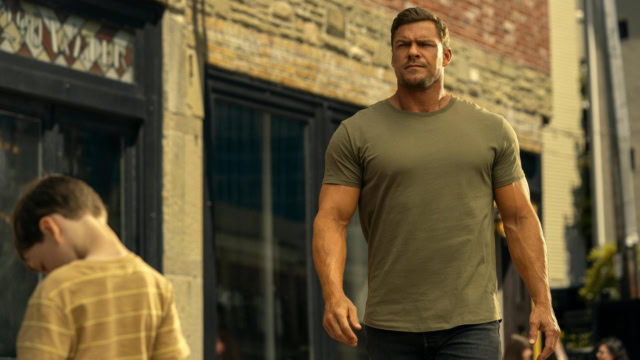 Alan Ritchson as Reacher in 'Reacher' Season 3