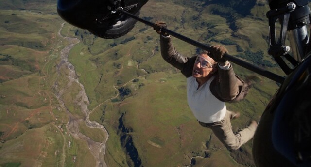 mission-impossible-final-reckoning-tom-cruise-hanging-plane