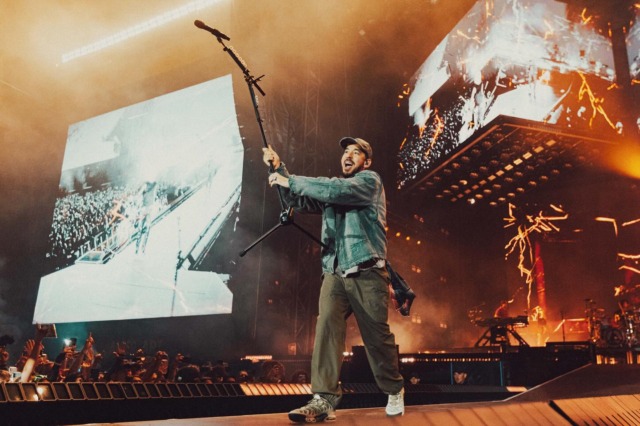 Mike Shinoda during the concert