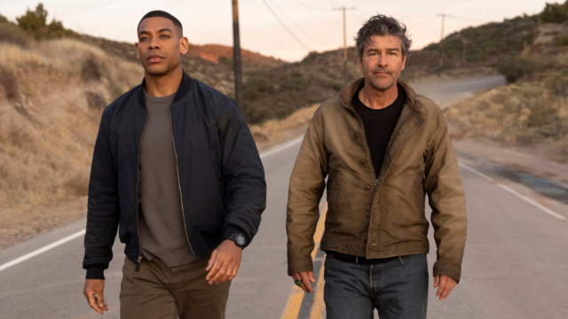 Aaron Pierre & Kyle Chandler in 'Lanterns' season 1